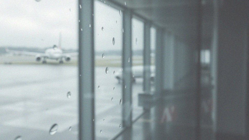 Jakie są loty z przesiadkami na trasie Warszawa - Antalya?